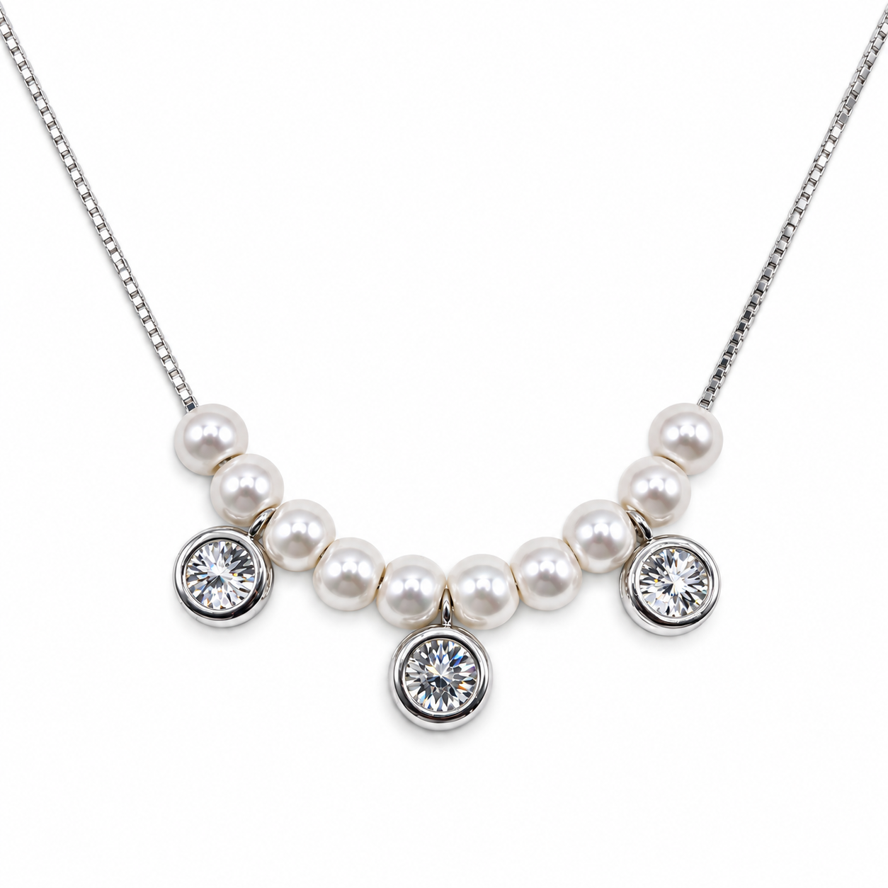 PEARL RADIANCE – Stříbrný náhrdelník Ag 925 se sladkovodními perlami a moissanitem 0,3 ct