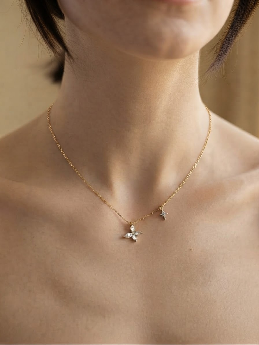BUTTERFLY STAR – Náhrdelník s motýlem a hvězdou, stříbro pozlacené 14K zlatem