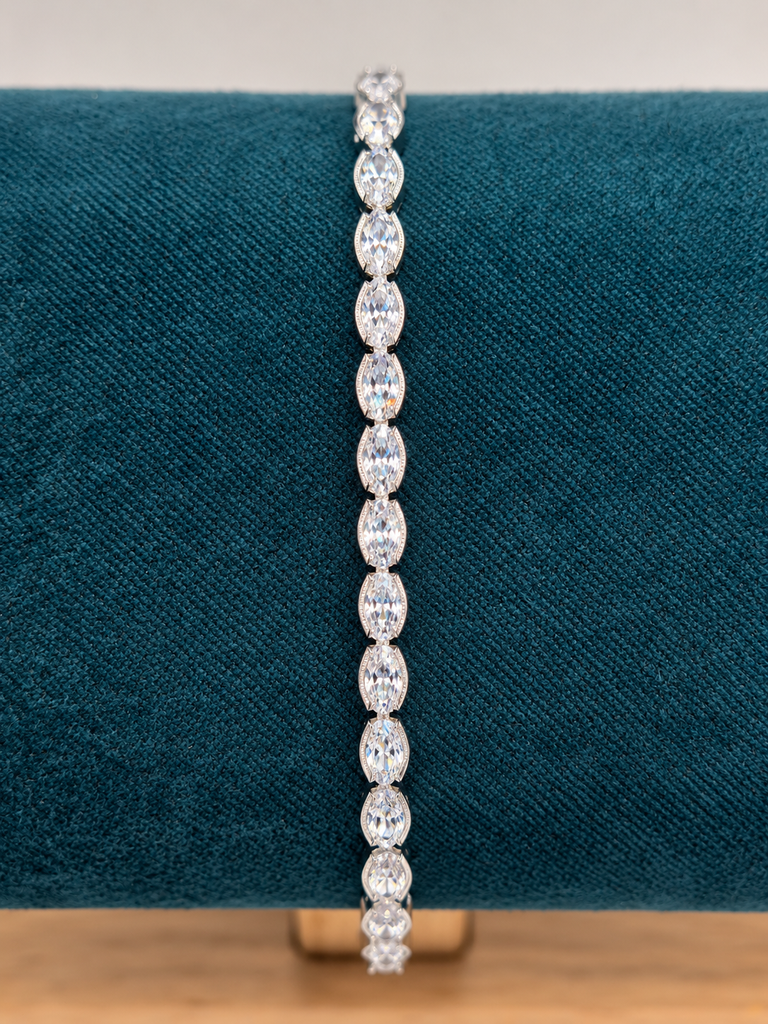 ZIRCONIA ETERNITY – Luxusní stříbrný náramek Ag 925 s oválnými zirkony
