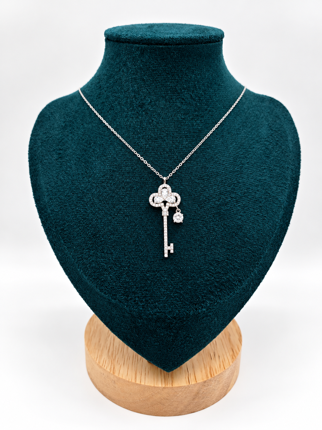 KEY OF LOVE – Luxusní stříbrný náhrdelník Ag 925 s moissanitem 0,3 ct