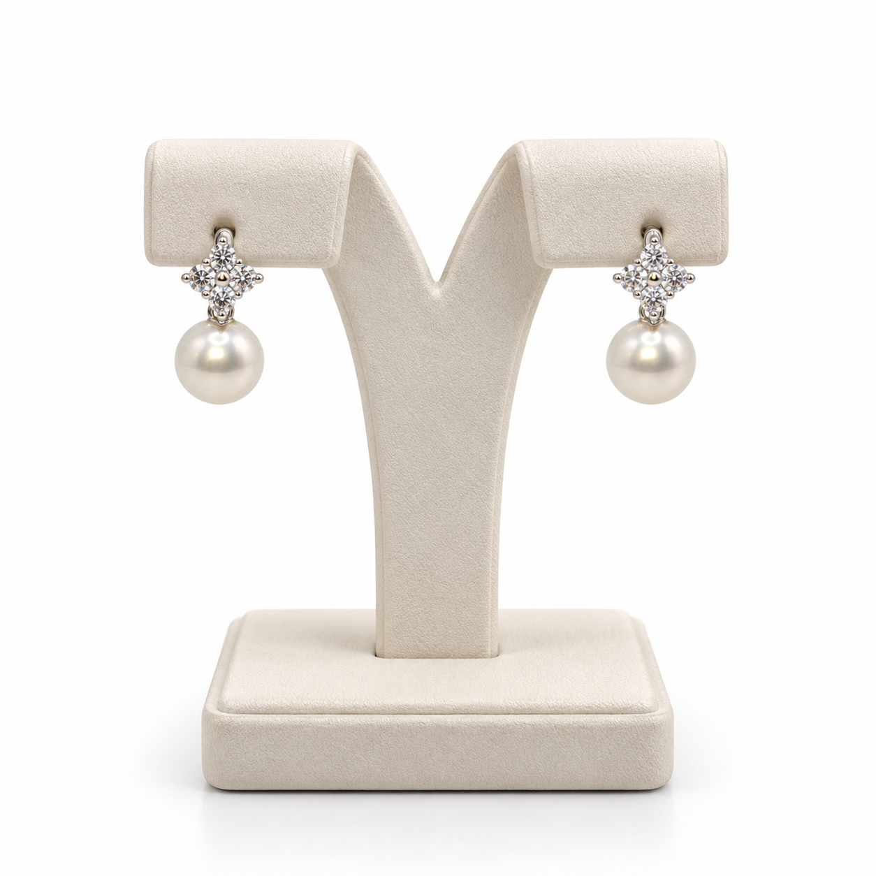PEARL BLOSSOM – Luxusní stříbrné náušnice s moissanity a pravými sladkovodními perlami | ANU JEWELRY