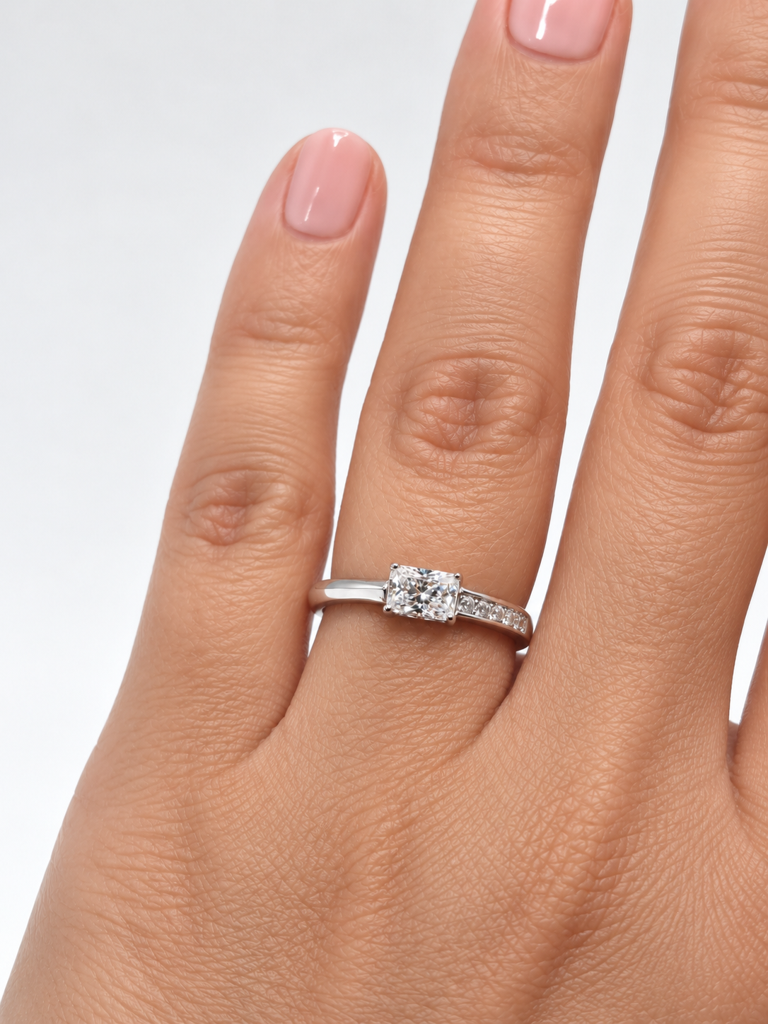 ISADORA 0,3CT – Luxusní prsten s moissanitem Princess Cut, nastavitelná velikost | ANU JEWELRY