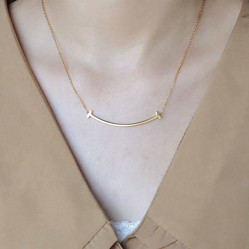 Elegantní dámský náhrdelník s prohnutou linií – stříbro pozlacené 14K zlatem, voděodolný