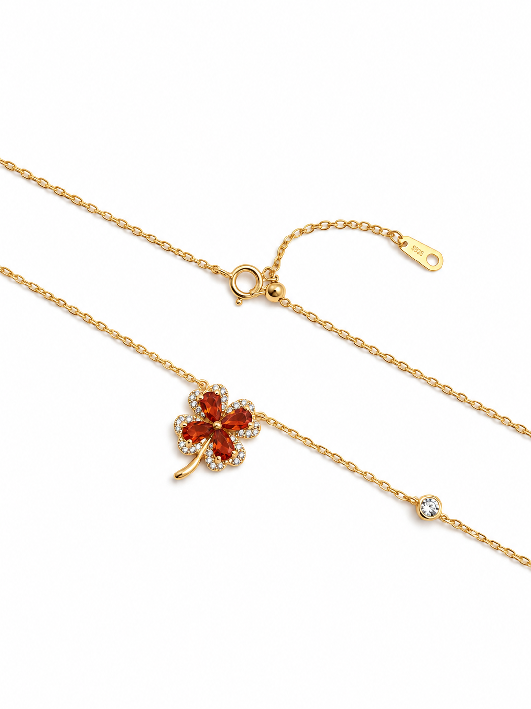 Dámský náhrdelník Červený čtyřlístek štěstí – červený jade, zirkony, stříbro pozlacené 14K zlatem