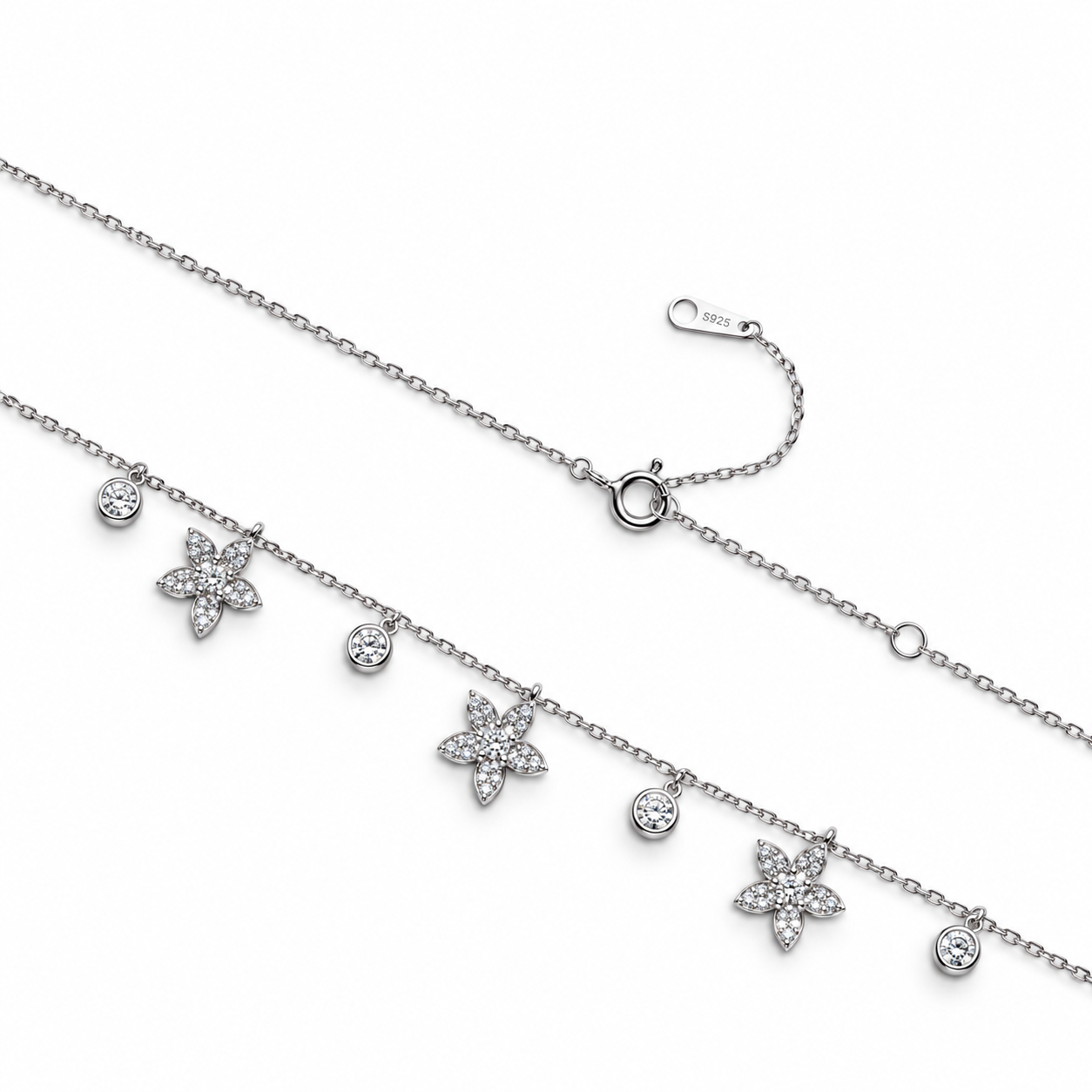 FLORAL CHARM – Stříbrný náhrdelník Ag 925 s květinovými přívěsky a moissanitem 0,006 ct