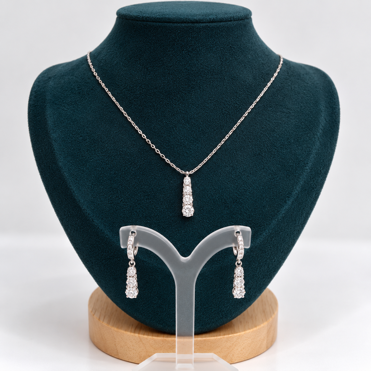 LUMIÈRE DROP – Luxusní stříbrná souprava Ag 925 s moissanity 0,6 ct