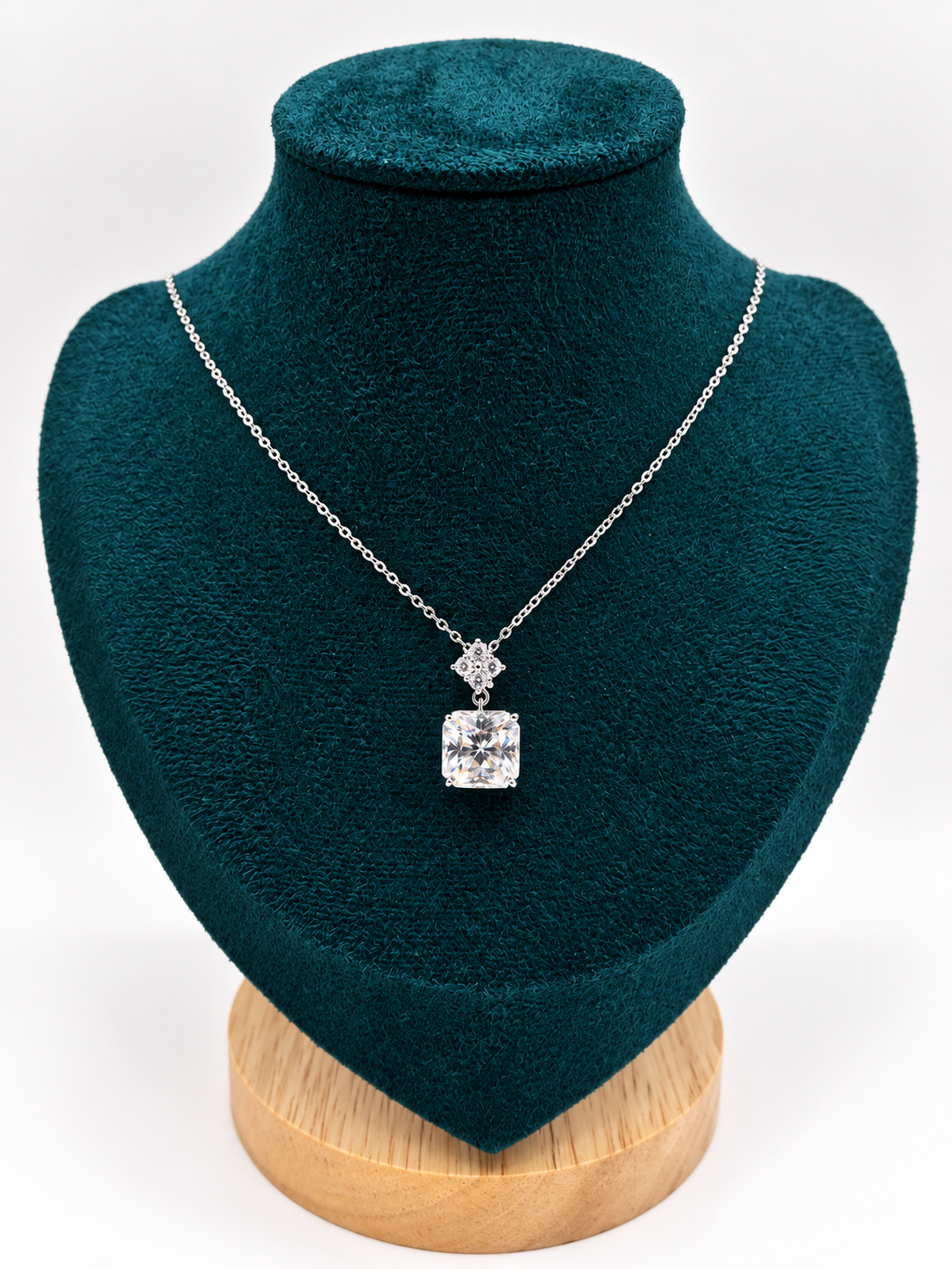 ROYAL RADIANCE – Stříbrný náhrdelník Ag 925 s moissanitem 5 ct