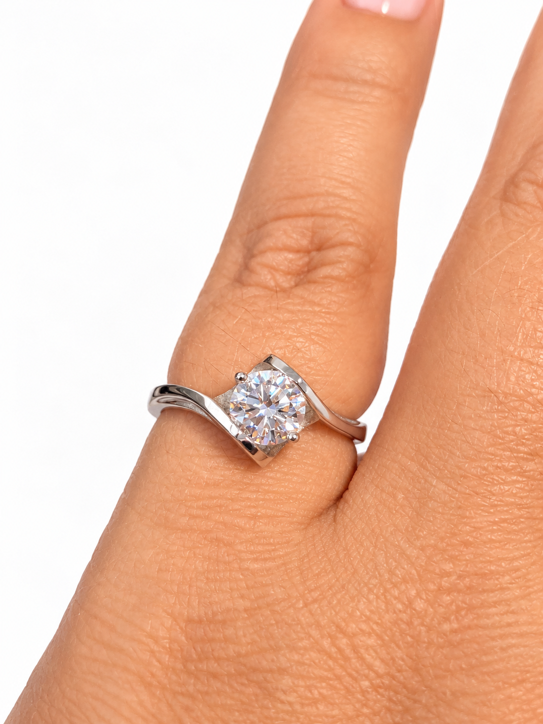VORTEX 1CT – Luxusní stříbrný prsten s moissanitem | ANU JEWELRY